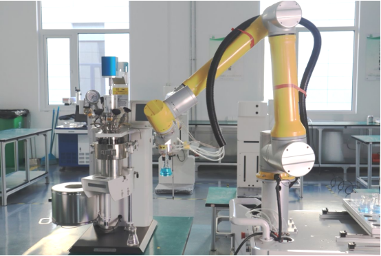 智能AI機(jī)器人全自動(dòng)反應(yīng)器